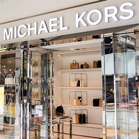 michael kors im store zurückgeben|Michael Kors return labels.